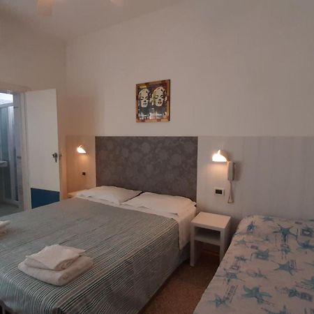 Hotel Luana Ρίμινι Εξωτερικό φωτογραφία