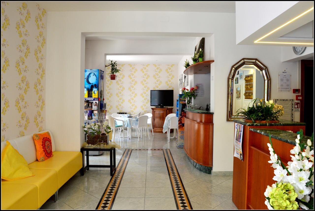 Hotel Luana Ρίμινι Εξωτερικό φωτογραφία