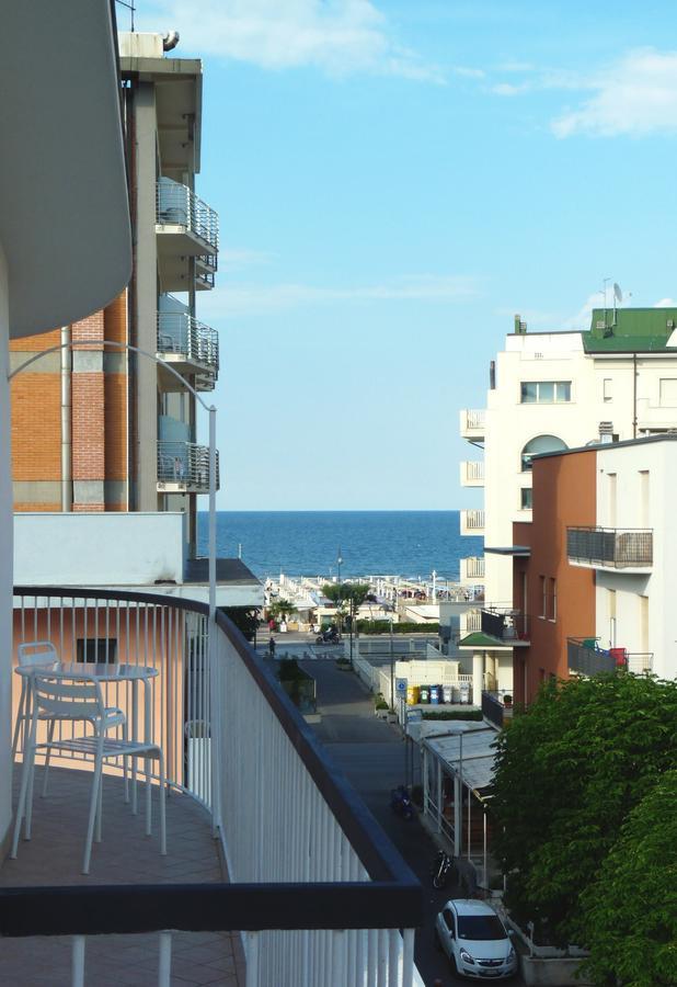 Hotel Luana Ρίμινι Εξωτερικό φωτογραφία