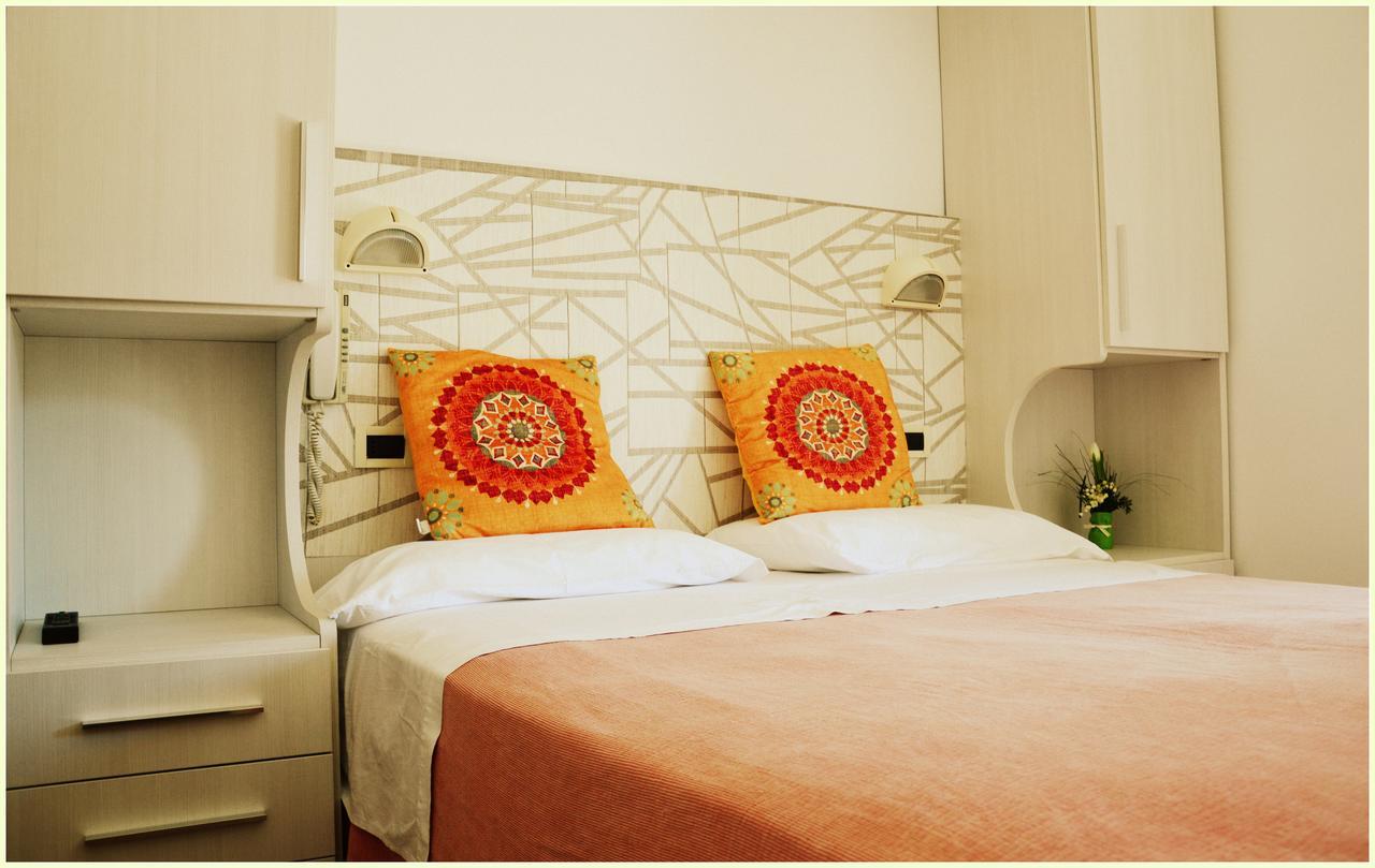 Hotel Luana Ρίμινι Εξωτερικό φωτογραφία