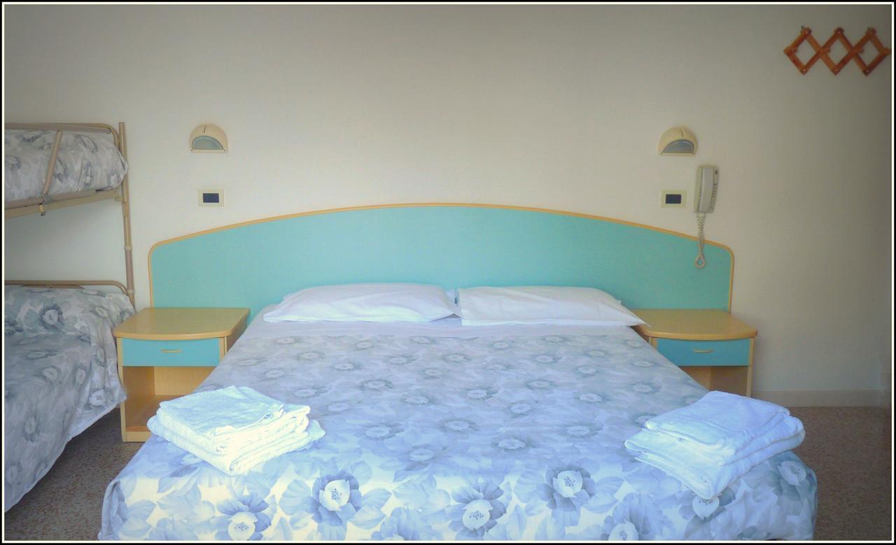 Hotel Luana Ρίμινι Εξωτερικό φωτογραφία
