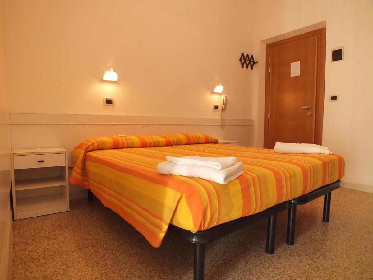 Hotel Luana Ρίμινι Εξωτερικό φωτογραφία