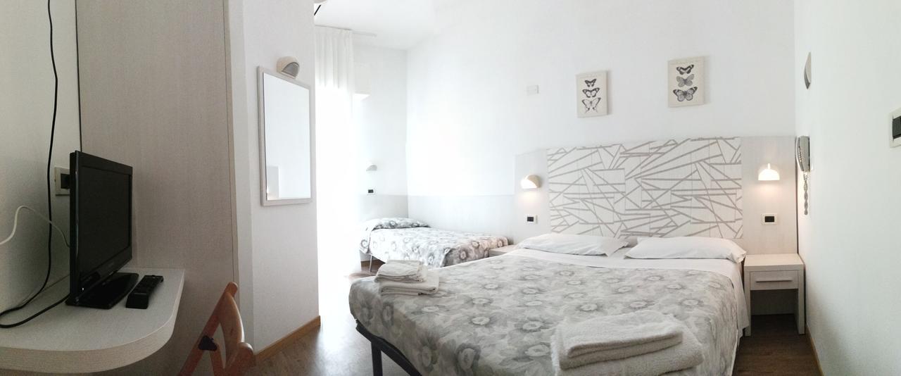 Hotel Luana Ρίμινι Εξωτερικό φωτογραφία