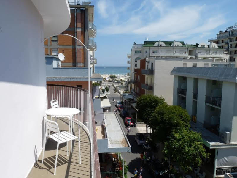 Hotel Luana Ρίμινι Εξωτερικό φωτογραφία